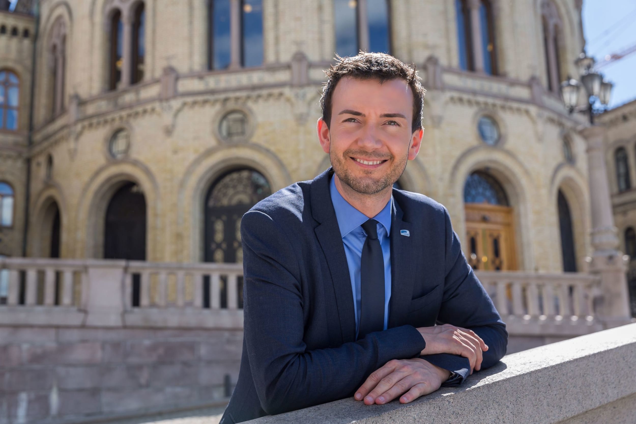Kent Gudmundsen utenfor Stortinget.